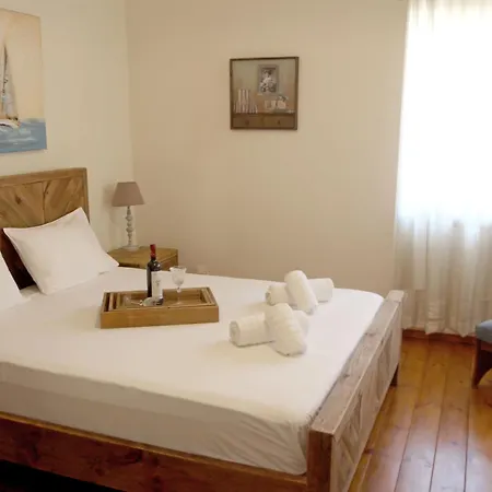 Elpida Downtown Garden - Historic Home, Chania Center *