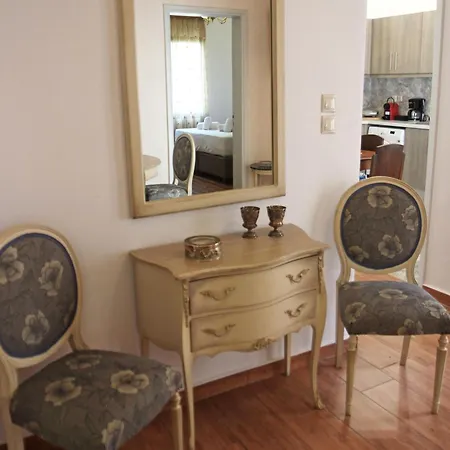 Elpida Downtown Garden - Historic Home, Chania Center