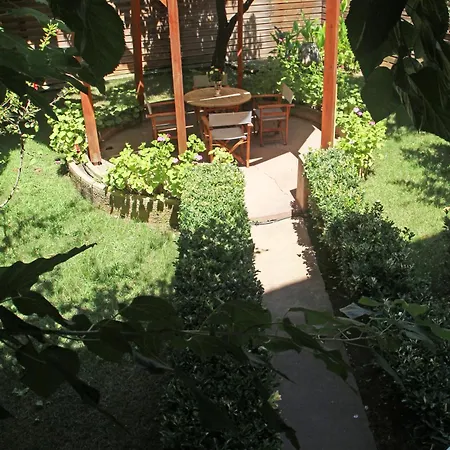 Elpida Downtown Garden - Historic Home, Chania Center Villa *