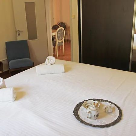 Elpida Downtown Garden - Historic Home, Chania Center * La Canea